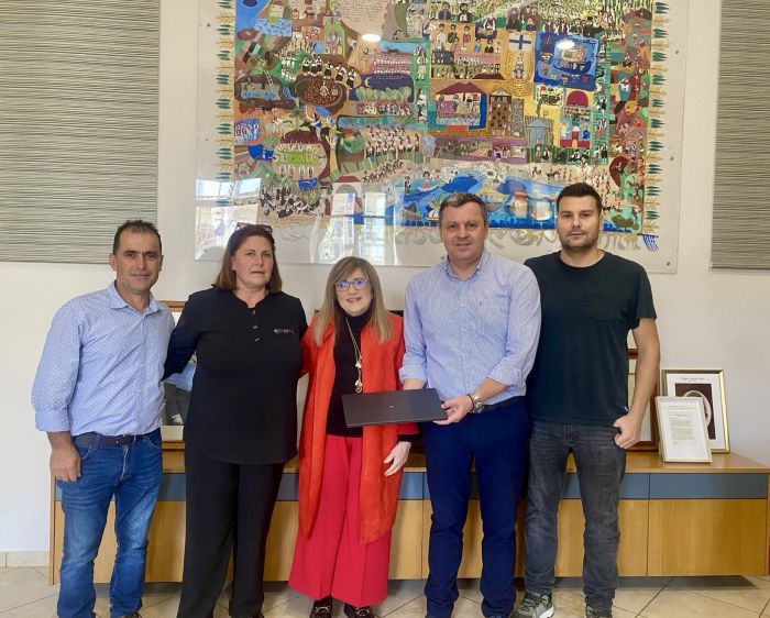 Δωρεά φορητού ηλεκτρονικού υπολογιστή στο Περιφερειακό Ιατρείο Κορακοβουνίου