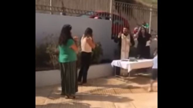 &Epsilon;&lambda;&lambda;ά&delta;&alpha; | &Epsilon;&nu;&nu;έ&alpha; &mu;ή&nu;&epsilon;&sigmaf; &phi;&upsilon;&lambda;ά&kappa;&iota;&sigma;&eta;&sigmaf; &sigma;&tau;&omicron;&nu; &iota;&epsilon;&rho;έ&alpha; &mu;&epsilon;&tau;ά &tau;&omicron; &delta;&eta;&mu;ό&sigma;&iota;&omicron; &kappa;ή&rho;&upsilon;&gamma;&mu;&alpha; &kappa;&alpha;&tau;ά &tau;&eta;&sigmaf; &chi;&rho;ή&sigma;&eta;&sigmaf; &mu;ά&sigma;&kappa;&alpha;&sigmaf;