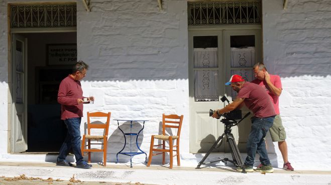 &Omicron; &zeta;&omega;&gamma;&rho;ά&phi;&omicron;&sigmaf; &Gamma;&iota;ώ&rho;&gamma;&omicron;&sigmaf; &Rho;ό&rho;&rho;&eta;&sigmaf; &alpha;&pi;ό &tau;&eta;&nu; &Alpha;&rho;&kappa;&alpha;&delta;ί&alpha; &sigma;&tau;&omicron; "&Mu;&omicron;&nu;ό&gamma;&rho;&alpha;&mu;&mu;&alpha;" &tau;&eta;&sigmaf; &Epsilon;&Rho;&Tau;