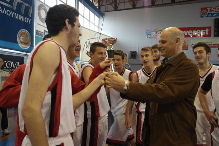 Μπάσκετ Λυκείων – Την … κούπα σήκωσαν οι μαθητές του 3ου ΓΕΛ Τρίπολης!
