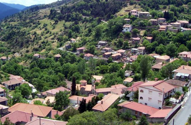 Παράσταση Καραγκιόζη στα Μαγούλιανα Γορτυνίας