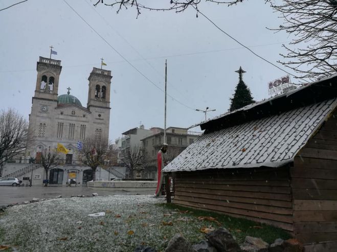 "&Pi;&alpha;&sigma;&pi;&alpha;&lambda;&iota;&sigma;&mu;έ&nu;&eta;" &mu;&epsilon; &chi;&iota;ό&nu;&iota; ... &xi;ύ&pi;&nu;&eta;&sigma;&epsilon; &tau;&eta;&nu; &Kappa;&upsilon;&rho;&iota;&alpha;&kappa;ή &eta; &Tau;&rho;ί&pi;&omicron;&lambda;&eta; (&epsilon;&iota;&kappa;ό&nu;&epsilon;&sigmaf;)