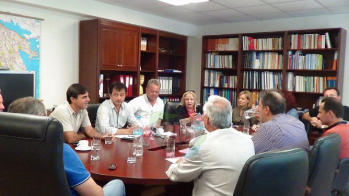 &Sigma;&upsilon;&gamma;&kappa;&rho;&omicron;&tau;ή&theta;&eta;&kappa;&epsilon; &sigma;&epsilon; &sigma;ώ&mu;&alpha; &eta; &nu;έ&alpha; &delta;&iota;&omicron;ί&kappa;&eta;&sigma;&eta; &epsilon;&rho;&gamma;&alpha;&zeta;&omicron;&mu;έ&nu;&omega;&nu; &tau;&eta;&sigmaf; &Alpha;&pi;&omicron;&kappa;&epsilon;&nu;&tau;&rho;&omega;&mu;έ&nu;&eta;&sigmaf; (vd)