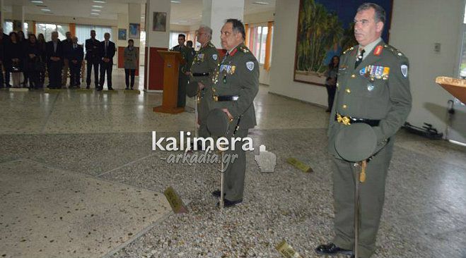 Ά&lambda;&lambda;&alpha;&xi;&epsilon; &chi;έ&rho;&iota;&alpha; &eta; &Delta;&iota;&omicron;ί&kappa;&eta;&sigma;&eta; &tau;&eta;&sigmaf; 4&eta;&sigmaf; &Mu;&epsilon;&rho;&alpha;&rho;&chi;ί&alpha;&sigmaf; &Pi;&epsilon;&zeta;&iota;&kappa;&omicron;ύ (&epsilon;&iota;&kappa;ό&nu;&epsilon;&sigmaf; &ndash; &beta;ί&nu;&tau;&epsilon;&omicron;)