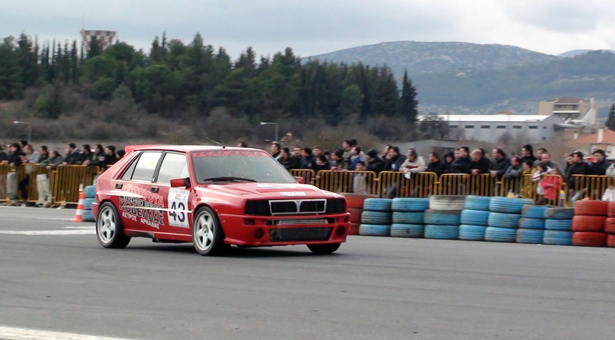 Ό&lambda;&alpha; έ&tau;&omicron;&iota;&mu;&alpha; &gamma;&iota;&alpha; &tau;&omicron; &Pi;&alpha;&nu;&epsilon;&lambda;&lambda;ή&nu;&iota;&omicron; &Pi;&rho;&omega;&tau;ά&theta;&lambda;&eta;&mu;&alpha; &Tau;&alpha;&chi;ύ&tau;&eta;&tau;&alpha;&sigmaf; &sigma;&tau;&omicron; &alpha;&epsilon;&rho;&omicron;&delta;&rho;ό&mu;&iota;&omicron; &tau;&eta;&sigmaf; &Tau;&rho;ί&pi;&omicron;&lambda;&eta;&sigmaf; (video)