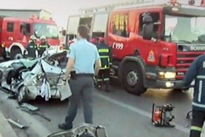 &Tau;&rho;&alpha;&gamma;&omega;&delta;ί&alpha; &mu;&epsilon; &nu;&epsilon;&kappa;&rho;&omicron;ύ&sigmaf; &sigma;&tau;&eta;&nu; &kappa;&alpha;&rho;&alpha;&mu;&pi;ό&lambda;&alpha; &mu;&epsilon; &tau;&eta; &nu;&tau;&alpha;&lambda;ί&kappa;&alpha; &sigma;&tau;&omicron;&nu; &Kappa;&eta;&phi;&iota;&sigma;ό