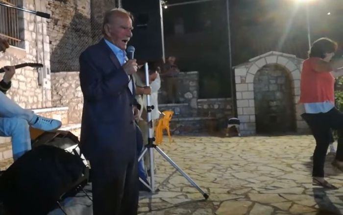Γορτυνία | Ο 96χρονος Θοδωρής Παναγούλιας τραγουδά στο Αντάμωμα των Βαλτεσινιωτών! (vd)