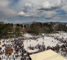 &Pi;&alpha;&rho;&alpha;&delta;&omicron;&sigma;&iota;&alpha;&kappa;&omicron;ί &chi;&omicron;&rho;&omicron;ί &sigma;&tau;&eta;&nu; &Pi;&lambda;&alpha;&tau;&epsilon;ί&alpha; Ά&rho;&epsilon;&omega;&sigmaf; (vd)!