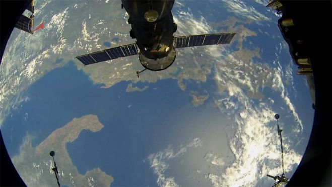 &Omicron;&rho;&alpha;&tau;ό&sigmaf; &alpha;&pi;ό &tau;&eta;&nu; &Tau;&rho;ί&pi;&omicron;&lambda;&eta; &omicron; &Delta;&iota;&epsilon;&theta;&nu;ή&sigmaf; &Delta;&iota;&alpha;&sigma;&tau;&eta;&mu;&iota;&kappa;ό&sigmaf; &Sigma;&tau;&alpha;&theta;&mu;ό&sigmaf; (ISS)!