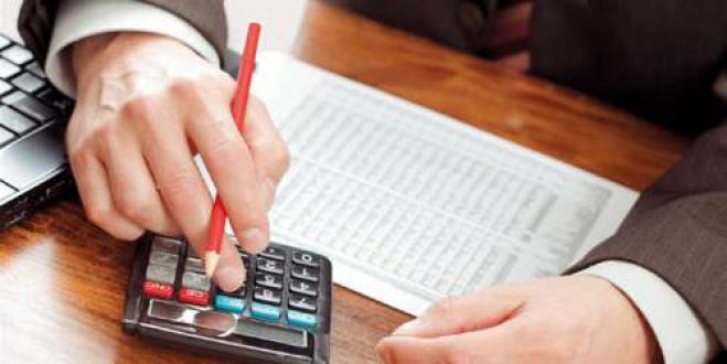 Μπαράζ αυξήσεων στις εισφορές ελευθέρων επαγγελματιών και επιχειρήσεων