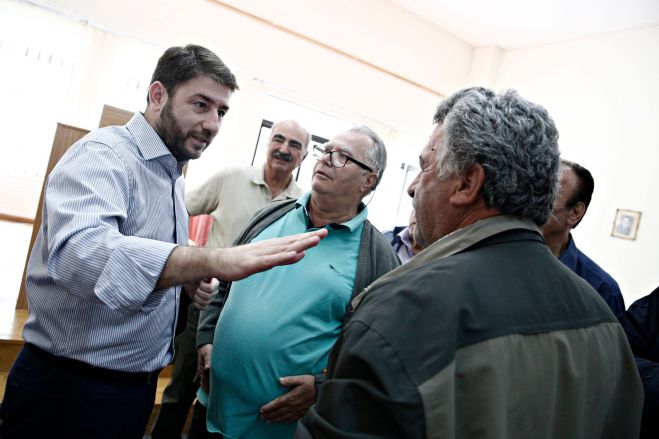 &Mu;&epsilon;ί&omega;&sigma;&eta; &tau;&omega;&nu; &phi;&omicron;&rho;&omicron;&lambda;&omicron;&gamma;&iota;&kappa;ώ&nu; &sigma;&upsilon;&nu;&tau;&epsilon;&lambda;&epsilon;&sigma;&tau;ώ&nu;, &pi;&rho;ό&tau;&epsilon;&iota;&nu;&epsilon; &omicron; &Nu;ί&kappa;&omicron;&sigmaf; &Alpha;&nu;&delta;&rho;&omicron;&upsilon;&lambda;ά&kappa;&eta;&sigmaf; &alpha;&pi;ό &tau;&eta;&nu; &Tau;&rho;ί&pi;&omicron;&lambda;&eta;