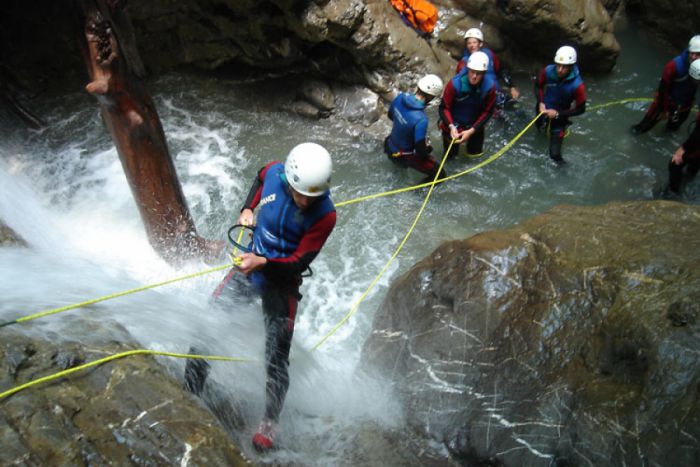 Σχολή Μύησης Κατάβασης Φαραγγιών (Canyoning) από τον ΕΟΣ Τρίπολης!