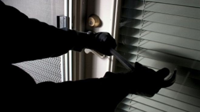 &laquo;Ά&nu;&omicron;&iota;&xi;&alpha;&nu;&raquo; &sigma;&pi;ί&tau;&iota; &kappa;&alpha;&iota; έ&kappa;&lambda;&epsilon;&psi;&alpha;&nu; &kappa;&omicron;&sigma;&mu;ή&mu;&alpha;&tau;&alpha; &kappa;&alpha;&iota; &chi;&rho;ή&mu;&alpha;&tau;&alpha; &sigma;&tau;&iota;&sigmaf; &Rho;ί&zeta;&epsilon;&sigmaf; &Tau;&epsilon;&gamma;έ&alpha;&sigmaf;