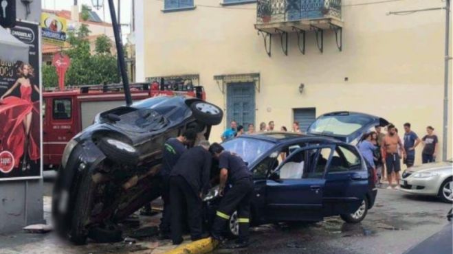 Σφοδρή σύγκρουση οχημάτων στο κέντρο της Καλαμάτας