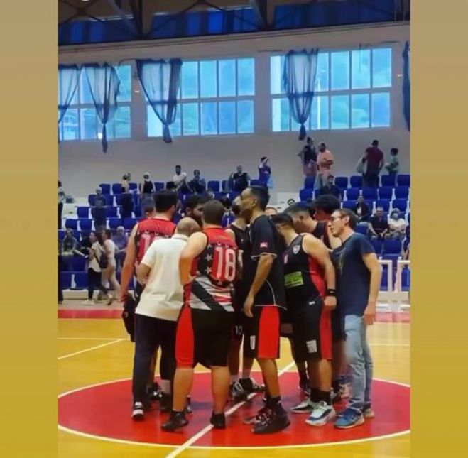 &Pi;&rho;ώ&tau;&eta; &nu;ί&kappa;&eta; &gamma;&iota;&alpha; &tau;&omicron; &Lambda;&epsilon;&omega;&nu;ί&delta;&iota;&omicron; &sigma;&tau;&omicron; &mu;&pi;ά&sigma;&kappa;&epsilon;&tau;!