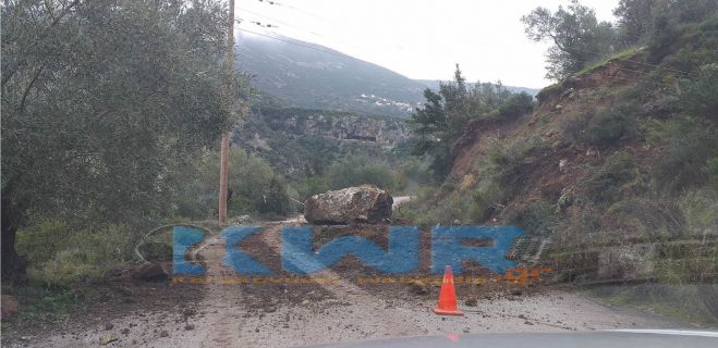 Αποκόλληση βράχου στον δρόμο για το Ορεινό Κορακοβούνι