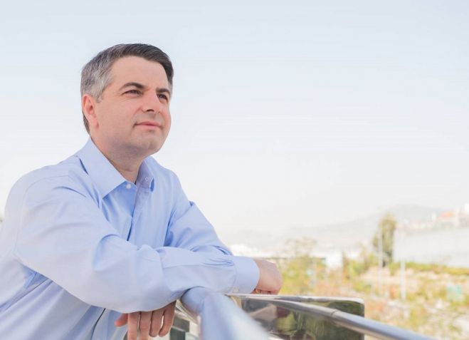 &Eta; &sigma;&upsilon;&nu;έ&nu;&tau;&epsilon;&upsilon;&xi;&eta; &Omicron;&delta;&upsilon;&sigma;&sigma;έ&alpha; &sigma;&tau;&alpha; "&Nu;έ&alpha;" | &Eta; &pi;&alpha;&rho;&alpha;&delta;&omicron;&sigma;&iota;&alpha;&kappa;ή &mu;&omicron;&upsilon;&sigma;&iota;&kappa;ή &sigma;&tau;&eta; &Mu;&upsilon;&gamma;&delta;&alpha;&lambda;&iota;ά &kappa;&alpha;&iota; &omicron;&iota; &iota;&sigma;&tau;&omicron;&rho;ί&epsilon;&sigmaf; &tau;&eta;&sigmaf; "&gamma;&iota;&alpha;&gamma;&iota;ά&sigmaf; &Phi;&omega;&tau;&epsilon;&iota;&nu;ή&sigmaf;"