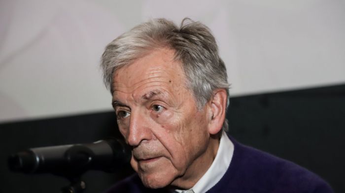 &Kappa;ώ&sigma;&tau;&alpha;&sigmaf; &Gamma;&alpha;&beta;&rho;ά&sigmaf;: "Έ&chi;&omicron;&upsilon;&mu;&epsilon; &mu;&iota;&alpha; &kappa;&alpha;&tau;&alpha;&pi;&lambda;&eta;&kappa;&tau;&iota;&kappa;ή &chi;ώ&rho;&alpha;"