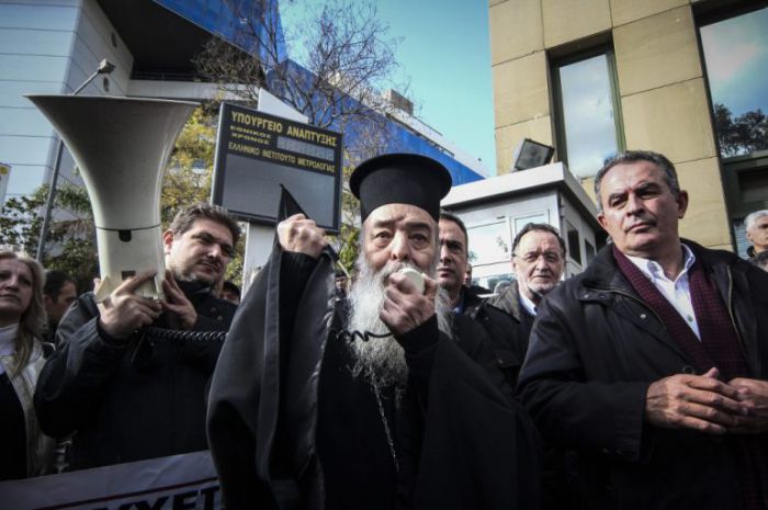 &Tau;&omicron; &Epsilon;&rho;&gamma;&alpha;&tau;&iota;&kappa;ό &Kappa;έ&nu;&tau;&rho;&omicron; &Alpha;&rho;&kappa;&alpha;&delta;ί&alpha;&sigmaf; &epsilon;&upsilon;&chi;&alpha;&rho;&iota;&sigma;&tau;&epsilon;ί &tau;&omicron;&nu; &Mu;&eta;&tau;&rho;&omicron;&pi;&omicron;&lambda;ί&tau;&eta; &Iota;&epsilon;&rho;&epsilon;&mu;ί&alpha; &gamma;&iota;&alpha; &tau;&eta;&nu; &alpha;&gamma;&omega;&nu;&iota;&sigma;&tau;&iota;&kappa;ό&tau;&eta;&tau;ά &tau;&omicron;&upsilon; &kappa;&alpha;&tau;ά &tau;&eta;&sigmaf; &pi;ώ&lambda;&eta;&sigma;&eta;&sigmaf; &mu;&omicron;&nu;ά&delta;&omega;&nu; &tau;&eta;&sigmaf; &Delta;&Epsilon;&Eta;!
