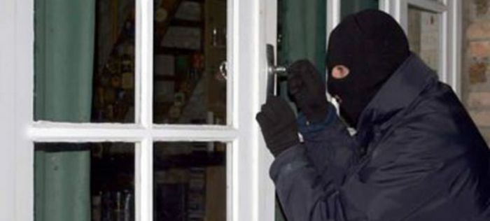 &Gamma;&omicron;&rho;&tau;&upsilon;&nu;ί&alpha; | Ά&nu;&delta;&rho;&alpha;&sigmaf; &mu;&epsilon; &kappa;&omicron;&upsilon;&kappa;&omicron;ύ&lambda;&alpha; &mu;&pi;ή&kappa;&epsilon; &sigma;&epsilon; &sigma;&pi;ί&tau;&iota; &gamma;&iota;&alpha; &nu;&alpha; &kappa;&lambda;έ&psi;&epsilon;&iota; &sigma;&tau;&omicron; &Sigma;&tau;&alpha;&upsilon;&rho;&omicron;&delta;&rho;ό&mu;&iota; - &Delta;&iota;έ&phi;&upsilon;&gamma;&epsilon; &mu;&epsilon; &mu;&alpha;ύ&rho;&omicron; ό&chi;&eta;&mu;&alpha;