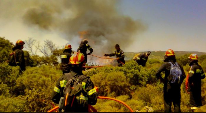 Πυροσβέστες από την Τρίπολη βοήθησαν στην κατάσβεση της μεγάλης πυρκαγιάς στα Κύθηρα (εικόνες)!
