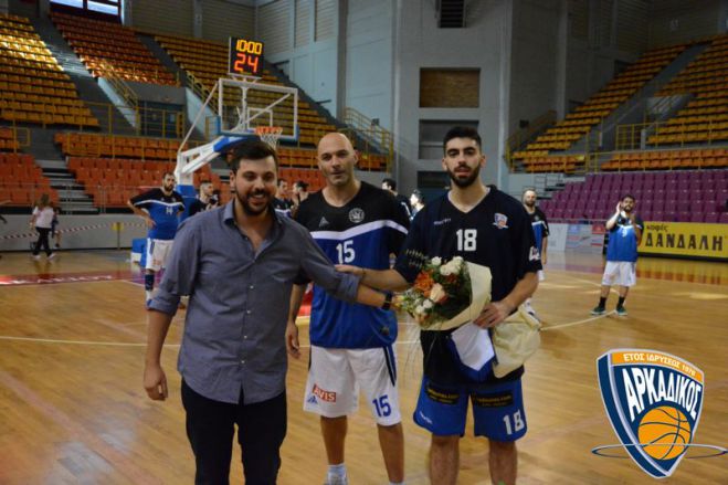 Μπάσκετ - Το Ηράκλειο τίμησε τον Σπυριδάκη του Αρκαδικού! (vd)
