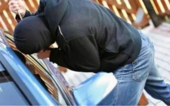&Delta;&iota;έ&rho;&rho;&eta;&xi;&alpha;&nu; &alpha;&upsilon;&tau;&omicron;&kappa;ί&nu;&eta;&tau;&omicron; &kappa;&alpha;&iota; έ&kappa;&lambda;&epsilon;&psi;&alpha;&nu; &tau;&sigma;ά&nu;&tau;&alpha; &sigma;&tau;&eta; &Sigma;&pi;ά&rho;&tau;&eta; &alpha;&lambda;&lambda;ά &tau;&omicron;&upsilon;&sigmaf; "&tau;&sigma;ί&mu;&pi;&eta;&sigma;&alpha;&nu;" &sigma;&tau;&eta;&nu; &Tau;&rho;ί&pi;&omicron;&lambda;&eta;!