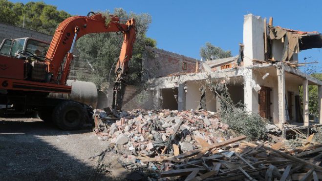 Ξεκινούν κατεδαφίσεις σε αυθαίρετα της Κορινθίας!