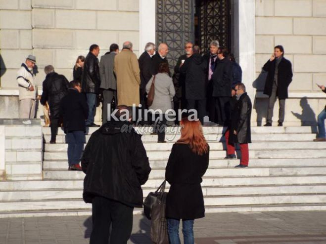 Έ&chi;&epsilon;&tau;&epsilon; &delta;&iota;&kappa;&alpha;&sigma;&tau;ή&rho;&iota;&omicron;; &Sigma;&upsilon;&nu;&epsilon;&chi;ί&zeta;&omicron;&upsilon;&nu; &tau;&eta;&nu; &alpha;&pi;&omicron;&chi;ή &omicron;&iota; &delta;&iota;&kappa;&eta;&gamma;ό&rho;&omicron;&iota;!