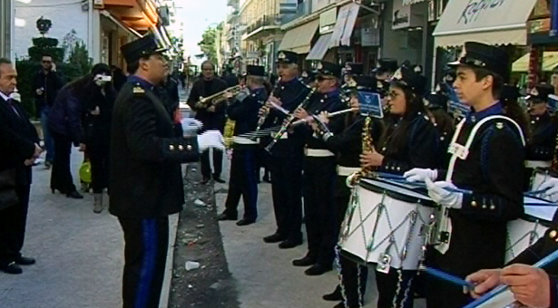 &Tau;&alpha; &kappa;ά&lambda;&alpha;&nu;&tau;&alpha; &sigma;ή&mu;&epsilon;&rho;&alpha; &sigma;&tau;&eta;&nu; &pi;ό&lambda;&eta; &tau;&eta;&sigmaf; &Tau;&rho;ί&pi;&omicron;&lambda;&eta;&sigmaf; (vd)