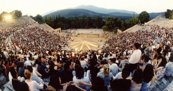 Αύγουστος στο Αρχαίο Θέατρο Επιδαύρου