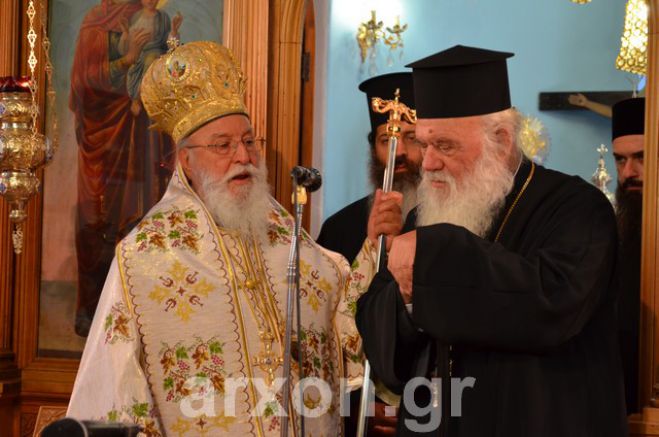 &Omicron; &Alpha;&rho;&chi;&iota;&epsilon;&pi;ί&sigma;&kappa;&omicron;&sigmaf; &sigma;&tau;&alpha; &omicron;&nu;&omicron;&mu;&alpha;&sigma;&tau;ή&rho;&iota;&alpha; &tau;&omicron;&upsilon; &Mu;&eta;&tau;&rho;&omicron;&pi;&omicron;&lambda;ί&tau;&eta; &Mu;&alpha;&nu;&tau;&iota;&nu;&epsilon;ί&alpha;&sigmaf; &kappa;&alpha;&iota; &Kappa;&upsilon;&nu;&omicron;&upsilon;&rho;ί&alpha;&sigmaf; (vd)