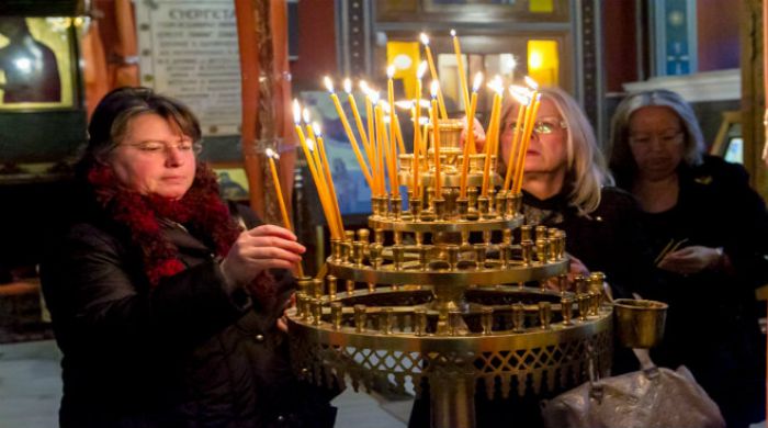 &Omicron; &laquo;&Epsilon;&sigma;&pi;&epsilon;&rho;&iota;&nu;ό&sigmaf; &tau;&eta;&sigmaf; &Sigma;&upsilon;&gamma;&nu;ώ&mu;&eta;&sigmaf;&raquo; &tau;&epsilon;&lambda;έ&sigma;&tau;&eta;&kappa;&epsilon; &sigma;&tau;&eta;&nu; &Tau;&rho;ί&pi;&omicron;&lambda;&eta; (&epsilon;&iota;&kappa;ό&nu;&epsilon;&sigmaf;)