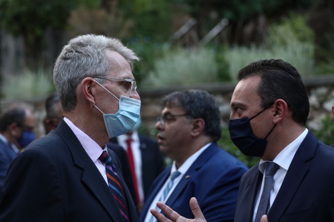 &Sigma;&tau;&omicron; &Pi;&rho;&omicron;&epsilon;&delta;&rho;&iota;&kappa;ό &Mu;έ&gamma;&alpha;&rho;&omicron; &omicron; &Kappa;ώ&sigma;&tau;&alpha;&sigmaf; &Beta;&lambda;ά&sigma;&eta;&sigmaf;