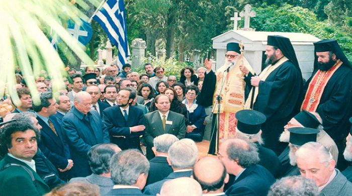 &Mu;ί&alpha; &iota;&sigma;&tau;&omicron;&rho;ί&alpha; &alpha;&pi;ό &tau;&alpha; &pi;&alpha;&lambda;&iota;ά &gamma;&iota;&alpha; &tau;&omicron;&nu; &tau;ά&phi;&omicron; &tau;&omicron;&upsilon; &Theta;&epsilon;ό&delta;&omega;&rho;&omicron;&upsilon; &Kappa;&omicron;&lambda;&omicron;&kappa;&omicron;&tau;&rho;ώ&nu;&eta; &sigma;&tau;&omicron; &Alpha;΄ &Nu;&epsilon;&kappa;&rho;&omicron;&tau;&alpha;&phi;&epsilon;ί&omicron;!