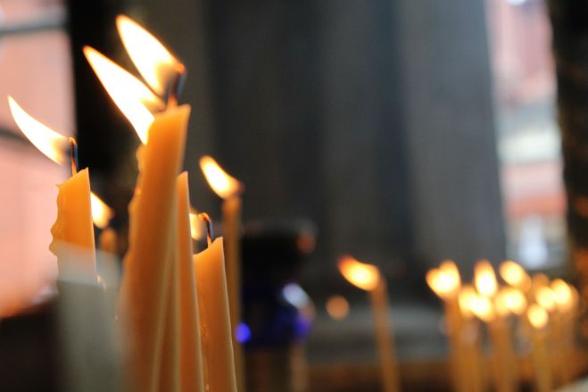 Έ&phi;&upsilon;&gamma;&epsilon; &alpha;&pi;ό &tau;&eta; &zeta;&omega;ή &eta; &Epsilon;&lambda;έ&nu;&eta; &Mu;. &Delta;έ&mu;&omicron;&upsilon;