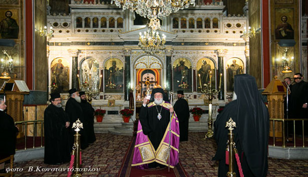 &Omicron; &Mu;έ&gamma;&alpha;&sigmaf; &Alpha;&rho;&chi;&iota;&epsilon;&rho;&alpha;&tau;&iota;&kappa;ό&sigmaf; &Epsilon;&sigma;&pi;&epsilon;&rho;&iota;&nu;ό&sigmaf; &tau;&eta;&sigmaf; &epsilon;&omicron;&rho;&tau;ή&sigmaf; &tau;&omega;&nu; &Chi;&rho;&iota;&sigma;&tau;&omicron;&upsilon;&gamma;έ&nu;&nu;&omega;&nu; &sigma;&tau;&eta;&nu; &Tau;&rho;ί&pi;&omicron;&lambda;&eta; (&epsilon;&iota;&kappa;ό&nu;&epsilon;&sigmaf;)