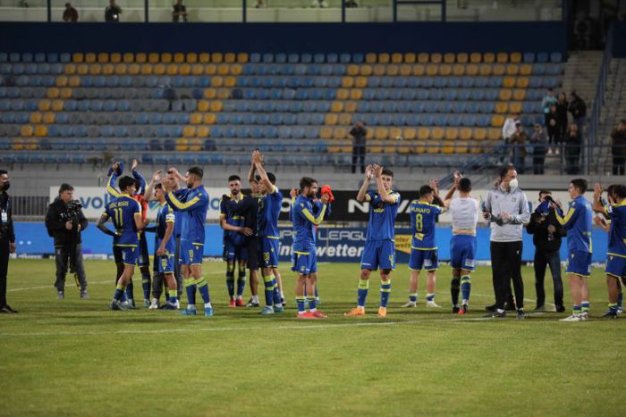 &Mu;&epsilon; &iota;&sigma;&omicron;&pi;&alpha;&lambda;ί&alpha; "έ&kappa;&lambda;&epsilon;&iota;&sigma;&epsilon;" &eta; &chi;&rho;&omicron;&nu;&iota;ά &gamma;&iota;&alpha; &tau;&omicron;&nu; &Alpha;&sigma;&tau;έ&rho;&alpha;