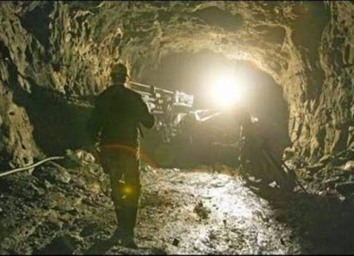 &Eta; &Omicron;&mu;&omicron;&sigma;&pi;&omicron;&nu;&delta;ί&alpha; &Mu;&epsilon;&tau;&alpha;&lambda;&lambda;&omega;&rho;ύ&chi;&omega;&nu; &Epsilon;&lambda;&lambda;ά&delta;&alpha;&sigmaf; &kappa;&alpha;&tau;&alpha;&gamma;&gamma;έ&lambda;&lambda;&epsilon;&iota; "&alpha;&pi;&alpha;&rho;ά&delta;&epsilon;&kappa;&tau;&eta; &sigma;&upsilon;&mu;&pi;&epsilon;&rho;&iota;&phi;&omicron;&rho;ά" &epsilon;&nu;&alpha;&nu;&tau;ί&omicron;&nu; &epsilon;&kappa;&pi;&rho;&omicron;&sigma;ώ&pi;&omicron;&upsilon; &epsilon;&rho;&gamma;&alpha;&zeta;&omicron;&mu;έ&nu;&omega;&nu; &sigma;&tau;&eta;&nu; &Mu;&epsilon;&gamma;&alpha;&lambda;ό&pi;&omicron;&lambda;&eta;