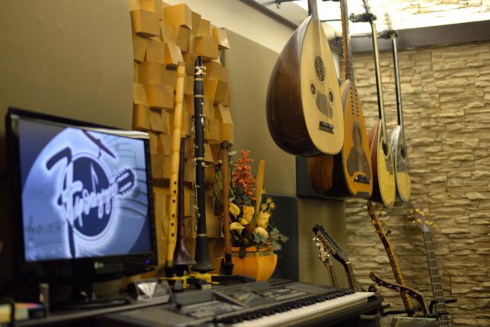 &Tau;&omicron; &Sigma;ά&beta;&beta;&alpha;&tau;&omicron; &xi;&epsilon;&kappa;&iota;&nu;&omicron;ύ&nu; &tau;&alpha; &mu;&omicron;&upsilon;&sigma;&iota;&kappa;ά &sigma;&epsilon;&mu;&iota;&nu;ά&rho;&iota;&alpha; &alpha;&pi;ό &tau;&omicron; &laquo;7&phi;&theta;&omicron;&gamma;&gamma;&omicron;&raquo;!