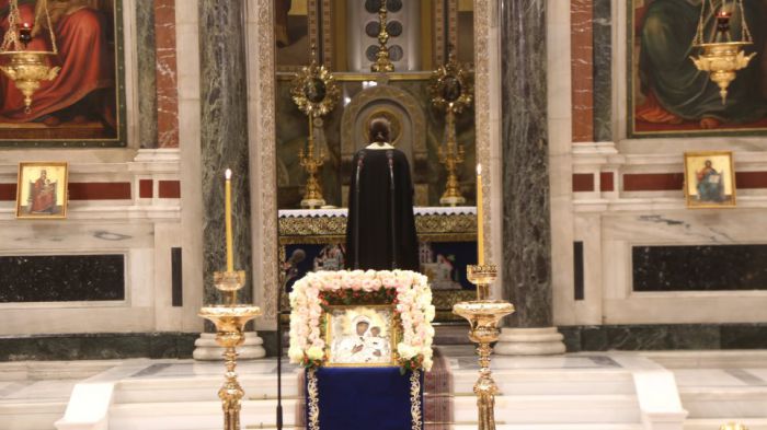 &Epsilon;&lambda;&lambda;ά&delta;&alpha; | &Iota;&epsilon;&rho;έ&alpha;&sigmaf; &alpha;&rho;&nu;ή&theta;&eta;&kappa;&epsilon; &nu;&alpha; &kappa;&omicron;&iota;&nu;&omega;&nu;ή&sigma;&epsilon;&iota; 8&chi;&rho;&omicron;&nu;&eta;