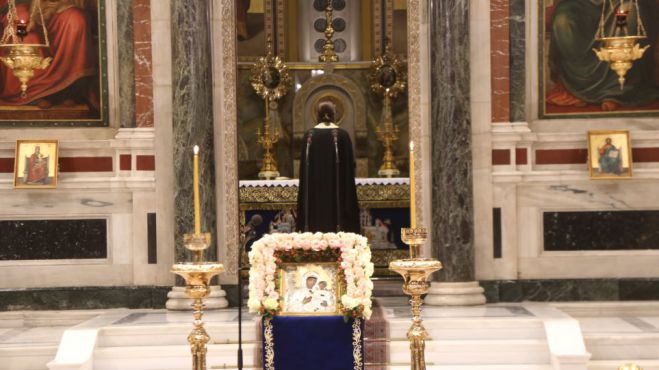 &Epsilon;&lambda;&lambda;ά&delta;&alpha; | &Iota;&epsilon;&rho;έ&alpha;&sigmaf; &alpha;&rho;&nu;ή&theta;&eta;&kappa;&epsilon; &nu;&alpha; &kappa;&omicron;&iota;&nu;&omega;&nu;ή&sigma;&epsilon;&iota; 8&chi;&rho;&omicron;&nu;&eta;