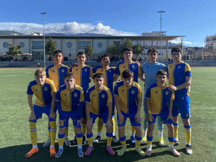 &Mu;&epsilon; &Nu;ά&tau;&sigma;&iota;&omicron;, &Delta;&eta;&mu;&eta;&tau;&rho;&iota;ά&delta;&eta; &kappa;&alpha;&iota; &Kappa;&omicron;ύ&nu;&iota;&omicron; &kappa;έ&rho;&delta;&iota;&sigma;&epsilon; &eta; &Kappa;15 &tau;&omicron;&upsilon; &Alpha;&sigma;&tau;έ&rho;&alpha;