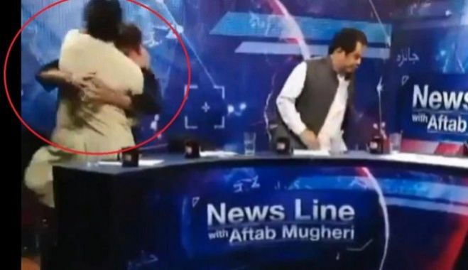 &Tau;&eta;&lambda;&epsilon;&omicron;&pi;&tau;&iota;&kappa;ό debate &mu;&epsilon;&tau;&alpha;&tau;&rho;ά&pi;&eta;&kappa;&epsilon; &sigma;&epsilon; ... &alpha;&gamma;ώ&nu;&alpha; &pi;&upsilon;&gamma;&mu;&alpha;&chi;ί&alpha;&sigmaf; &sigma;&tau;&omicron; &Pi;&alpha;&kappa;&iota;&sigma;&tau;ά&nu;! (vd)