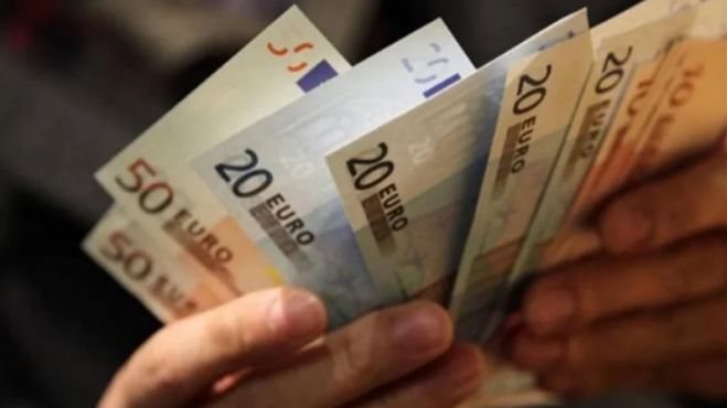 &Tau;&iota; &sigma;&eta;&mu;&alpha;ί&nu;&epsilon;&iota; &eta; &alpha;ύ&xi;&eta;&sigma;&eta; &tau;&omicron;&upsilon; &kappa;&alpha;&tau;ώ&tau;&alpha;&tau;&omicron;&upsilon; &mu;&iota;&sigma;&theta;&omicron;ύ &kappa;&alpha;&tau;ά 6% &sigma;&tau;&alpha; 703 &epsilon;&upsilon;&rho;ώ - &Tau;&iota; &iota;&sigma;&chi;ύ&epsilon;&iota; &mu;&epsilon; &tau;&iota;&sigmaf; &tau;&rho;&iota;&epsilon;&tau;ί&epsilon;&sigmaf; [&pi;&alpha;&rho;&alpha;&delta;&epsilon;ί&gamma;&mu;&alpha;&tau;&alpha;]