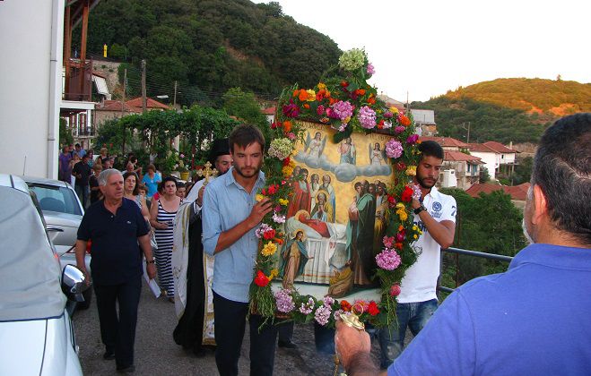 Με πνευματική κατάνυξη ο εορτασμός της Κοιμήσεως της Θεοτόκου στα Τρόπαια Γορτυνίας (εικόνες)