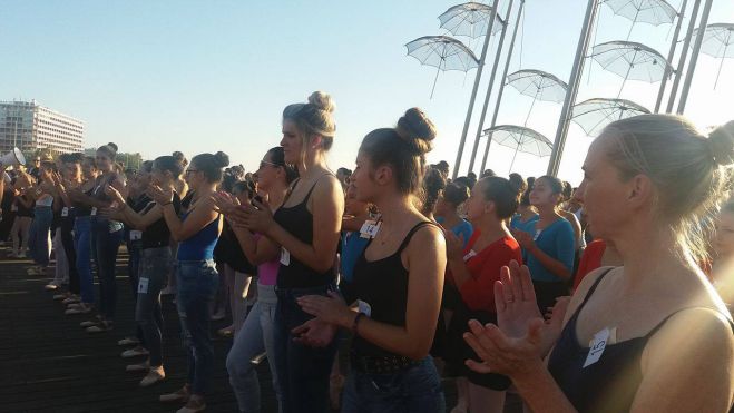 429 χορευτές μπαλέτου έσπασαν ρεκόρ Γκίνες στην Ελλάδα! (vd)