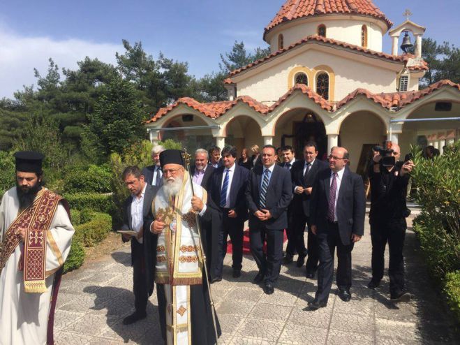 &Tau;&rho;ί&pi;&omicron;&lambda;&eta; | &Gamma;&iota;&omicron;&rho;&tau;ά&zeta;&epsilon;&iota; &tau;&omicron; &pi;&alpha;&rho;&epsilon;&kappa;&kappa;&lambda;ή&sigma;&iota; &tau;&omicron;&upsilon; &Alpha;&gamma;ί&omicron;&upsilon; &Sigma;&pi;&upsilon;&rho;ί&delta;&omega;&nu;&alpha; &sigma;&tau;&omicron; &Psi;&upsilon;&chi;&iota;&alpha;&tau;&rho;&epsilon;ί&omicron;