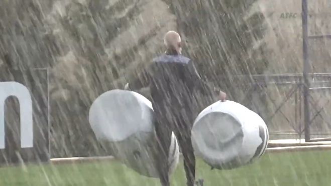 &Eta; &kappa;&alpha;&tau;&alpha;&iota;&gamma;ί&delta;&alpha; &delta;&iota;έ&kappa;&omicron;&psi;&epsilon; &tau;&eta;&nu; &pi;&rho;&omicron;&pi;ό&nu;&eta;&sigma;&eta; &tau;&omicron;&upsilon; &Alpha;&sigma;&tau;έ&rho;&alpha;! (vd)