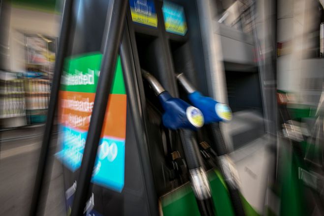 Documento: "&Pi;&rho;&omega;&tau;&alpha;&theta;&lambda;ή&tau;&rho;&iota;&alpha; &Epsilon;&upsilon;&rho;ώ&pi;&eta;&sigmaf; &mu;&epsilon; &tau;&eta;&nu; &pi;&iota;&omicron; &alpha;&kappa;&rho;&iota;&beta;ή &alpha;&mu;ό&lambda;&upsilon;&beta;&delta;&eta; &eta; &Epsilon;&lambda;&lambda;ά&delta;&alpha;"